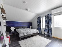 yläkerran päämakuuhuone