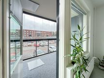 Oma ihana lasitettu länsiparveke!