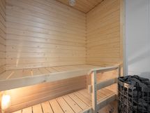 kuvat vastaavanlaisesta asunnosta peilikuvana