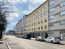 Etujulkisivu Hämeentieltä