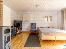 "Vanha" mökki sisältä.