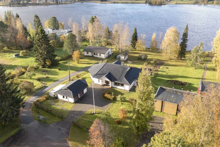 Omakotitalo, 5h,k+ruok,khh,ph,s,2wc,vh+parvi 33 m², 180/236 m², Keskusta, Haapajärvi