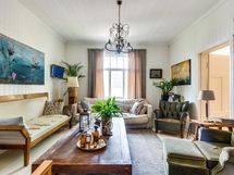 Olohuoneessa myös kakluuni