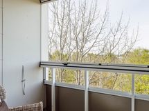 Makuuhuone 4:n yhteydessä myös parveke