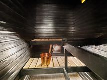 Tunnelmallinen tumma sauna