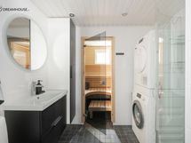 Kylpyhuone ja sauna