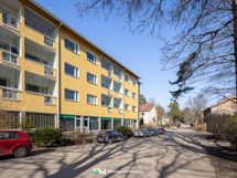 Julkisivu kadulta
