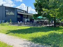 Rantapuistosta löytyy suosittu ravintola ja viihtyisä terassi