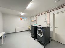 Pesutupa, taloyhtiöstä löytyy myös sauna.