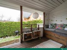 oma suojaisa terassi