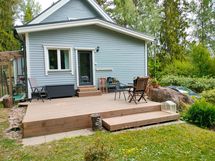 Terassille voi ruokailun päätteeksi tulla ottamaan vaikka aurinkoa.