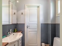 Wc makuuhuoneen yhteydessä