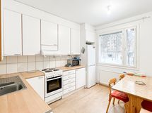 Avara ja valoisa koti erillisellä kauniilla keittiöllä!