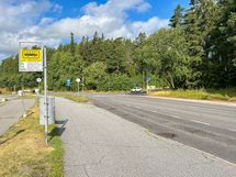 Koti on hyvien kulkuyhteyksien varrella.