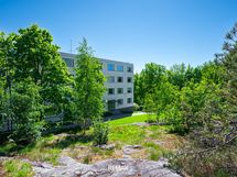 yhtiön pihaa