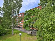 Piknikille voi mennä taloyhtiön sisäpihalle.