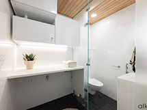 Wc-tila on eriytetty kylpyhuoneesta;kuva aiemmasta kohteesta