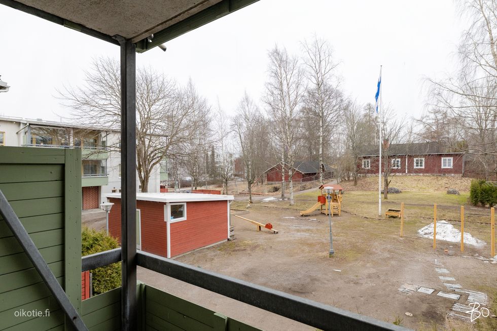 Parveke maisema Pukinmäen kartanolle päin