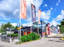 Kaupalle kävelee 10 minuutissa.