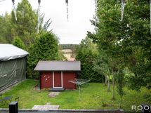 Leikkimökki ei kuulu kauppaan.