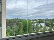 Hulppeat näkymät parvekkeelta lounaaseen