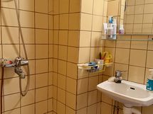 Päärakennuksen wc