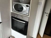 as.1 keittiön erillisuuni ja mikro