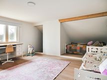 Yläkerran makuuhuone