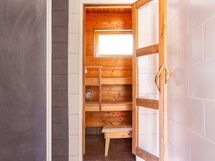 as 2 pesutilat ja sauna