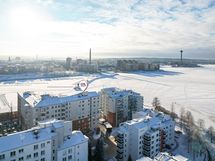 Asunto rannassa upeilla Näsijärvinäkymillä, jotka helppo kuvitella tästä kuvasta!