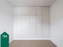 Makuuhuoneessa hyvin kaappitilaa