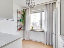 Hyvin tilaa myös ruokapöydälle