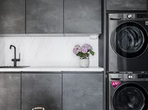 Kodinhoitohuoneesta käynti ulos