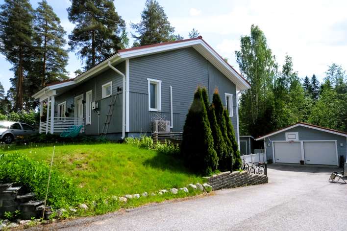 Omakotitalo, 4 mh, oh/rh,k,kph,s,2 wc, 2 vh,k-ull + at 49 m², 134/180 m², Anttila, Mäntsälä