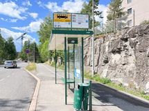 Bussipysäkki on aivan vieressä