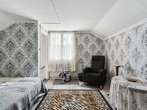 Yläkerran makuuhuone