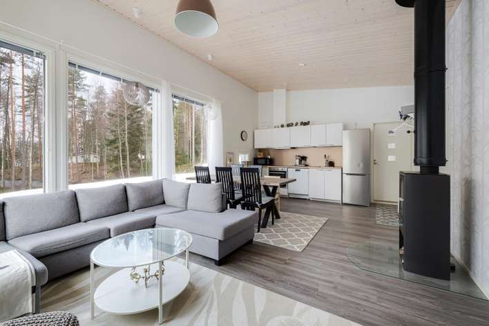 Loma-asunto, Tupakeittiö,3mh,wc,pkh,ph,s,ter.kuisti,tekn.tila,tal.rak., 96 m², Jaala, Kouvola