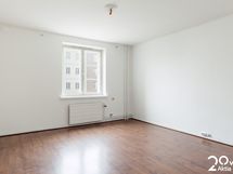 Huone ilman kalusteita