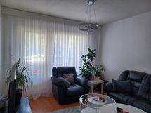 Olohuone, käynti parvekkeelle