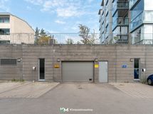 Soissänkäynti autohalliin