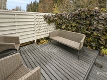 Takapihan terassi - Terrass på bakgården