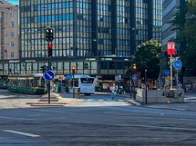 Sörnäisistä liikut kätevästi metrolla, bussilla ja ratikalla.
