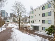 Asunnon sisäänkäynniltä on matkaa Espoonlahden keskuksen palveluihin Lippulaivaan alle 0,5 km.