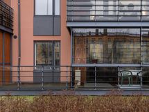 Lasitettu- sekä avoin terassi