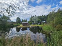 näkymä rannasta pihalle päin