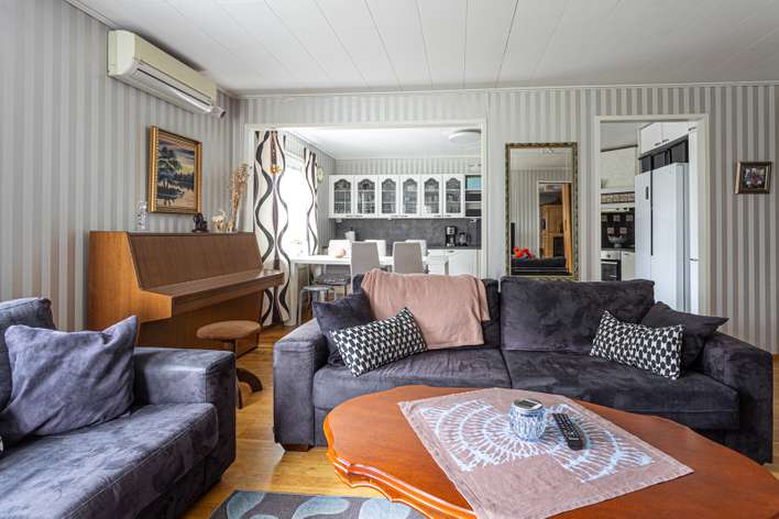 Omakotitalo, 5h+k+kp+s+takkahuone+at, 152/181 m², Riistavesi, Kuopio