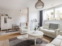 Yleiskuva olohuoneesta 2