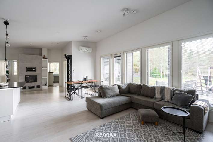 Omakotitalo, 6h + k + s + kph + wc + khh +terassi + autotalli, 160,5 m², Renko, Hämeenlinna