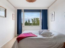 jossa on vaatehuone.