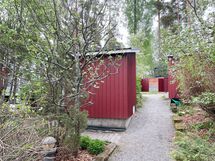 Näkymä taloyhtiön piha-alueelta